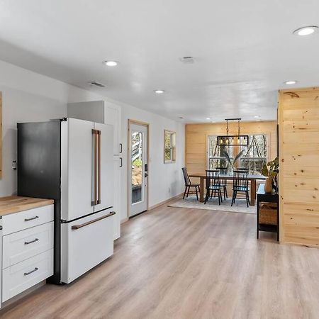 New! Modern Cabin With Two Decks, Bar & Game Room! Gatlinburg Exteriör bild