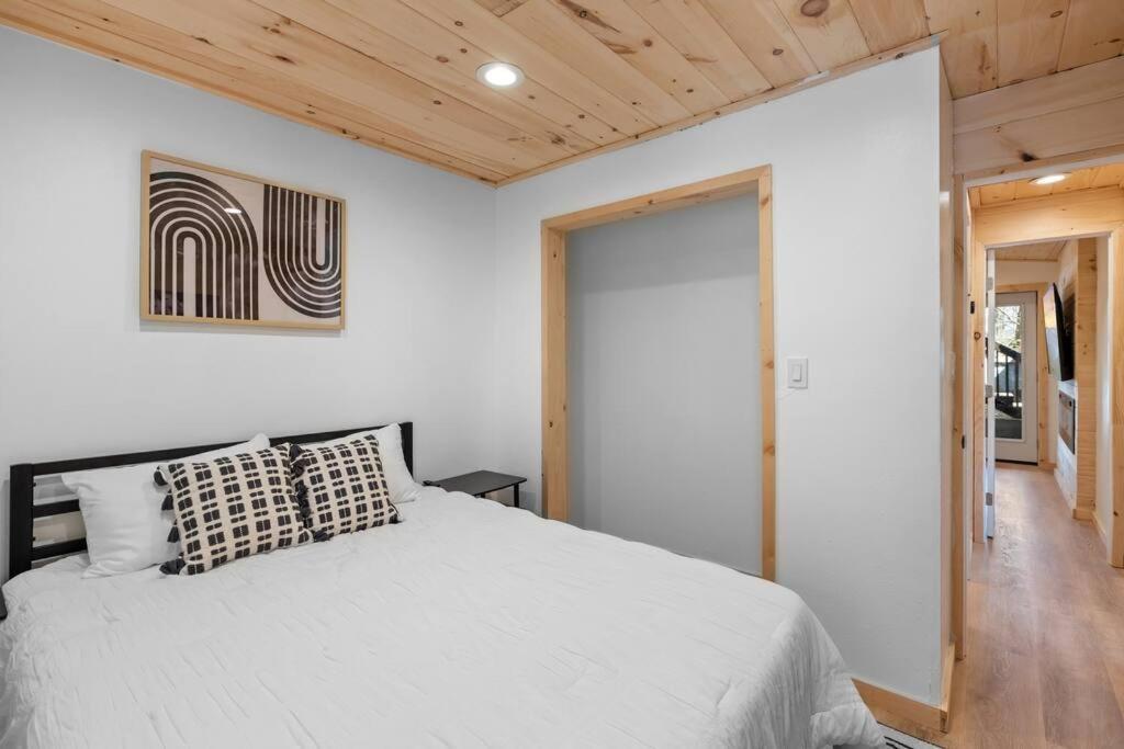 New! Modern Cabin With Two Decks, Bar & Game Room! Gatlinburg Exteriör bild