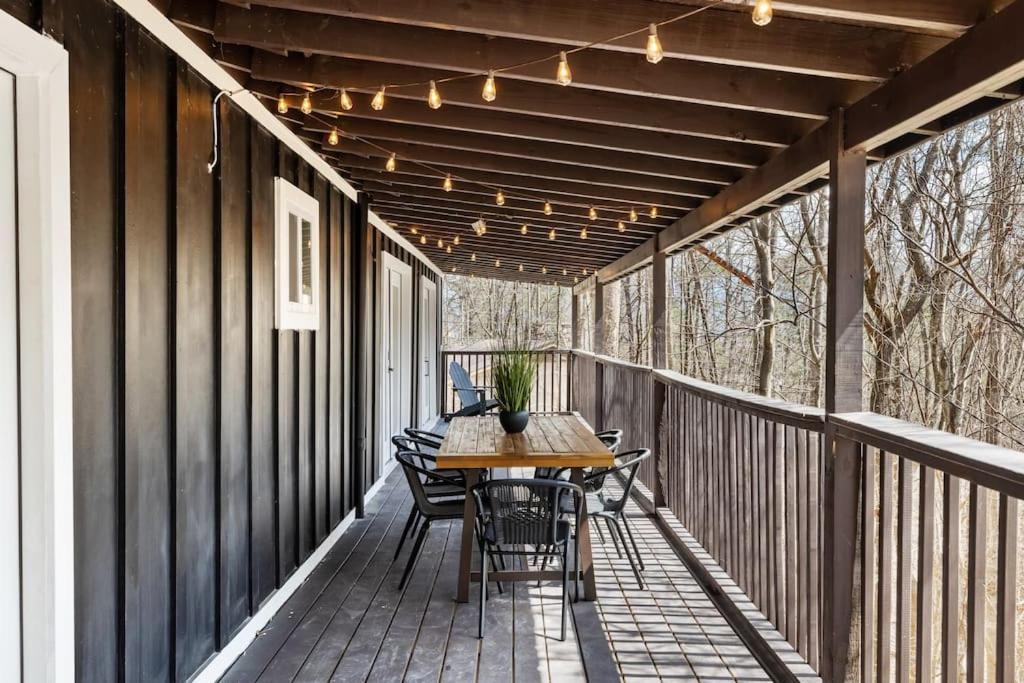 New! Modern Cabin With Two Decks, Bar & Game Room! Gatlinburg Exteriör bild
