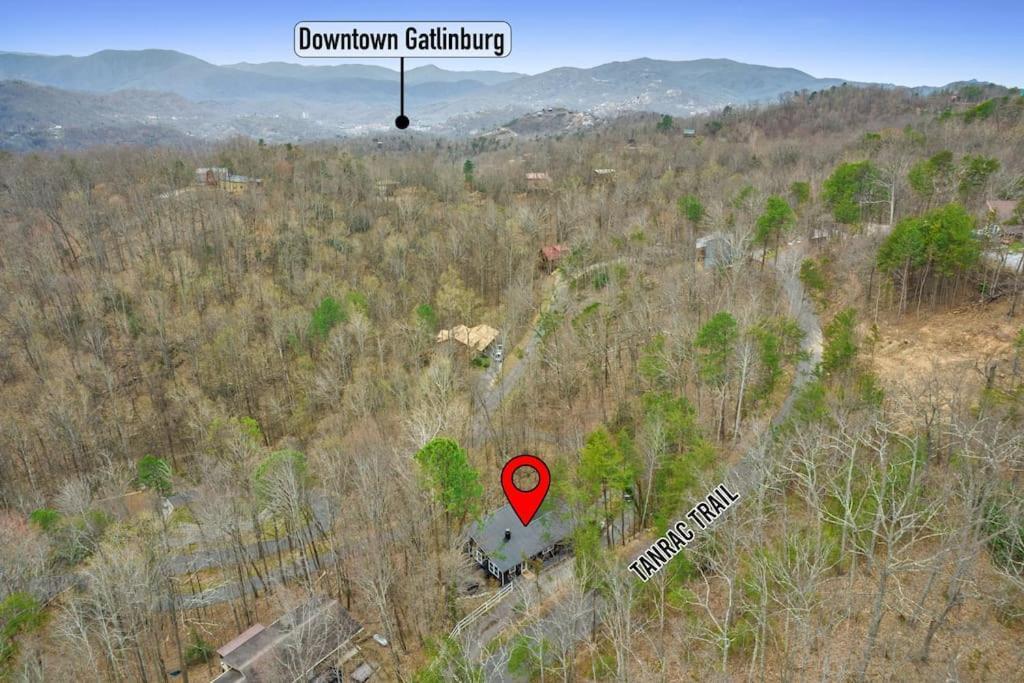 New! Modern Cabin With Two Decks, Bar & Game Room! Gatlinburg Exteriör bild