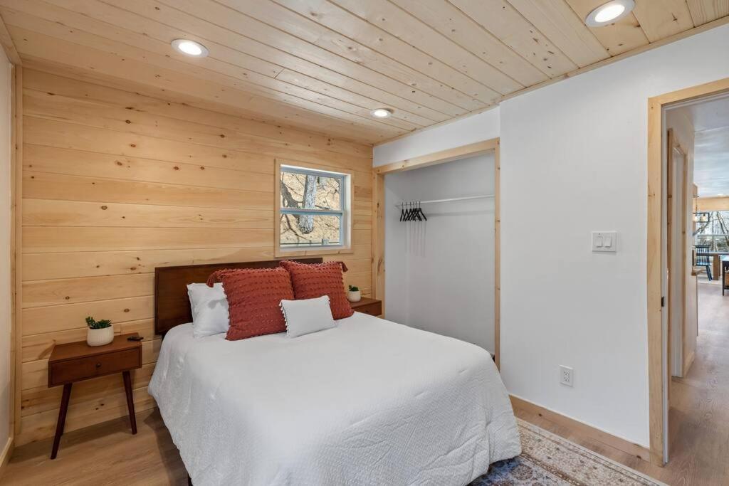 New! Modern Cabin With Two Decks, Bar & Game Room! Gatlinburg Exteriör bild